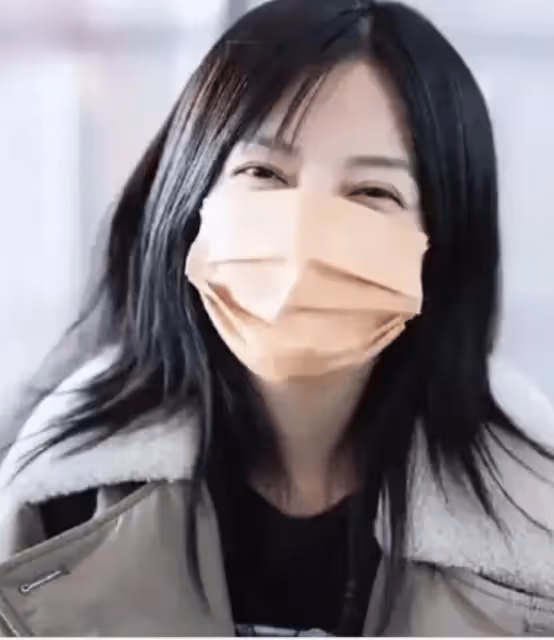 48歲趙薇近照曝光:面相刻薄像換了個人,當初嫁給黃曉明就好了
