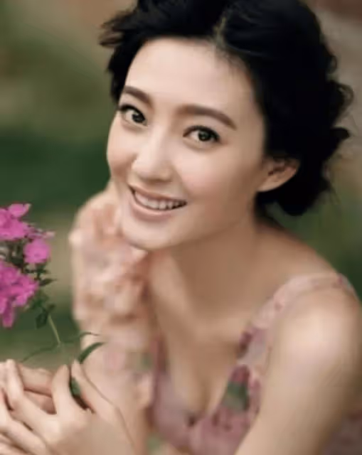 王麗坤與喬振宇同居8年,把最好的青春都給了他,他卻轉身與別人結婚