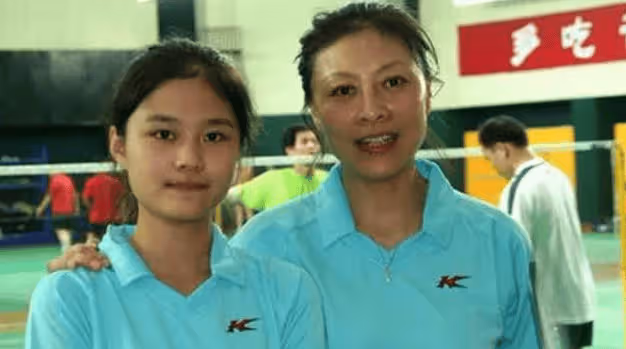 她是最慘影后，生下女兒後患癌被丈夫拋棄，如今女兒被張嘉譯帶紅