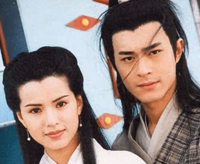 為娶小29歲小三,拋棄相伴23年妻子,兒子自殺後她讓小三付出代價