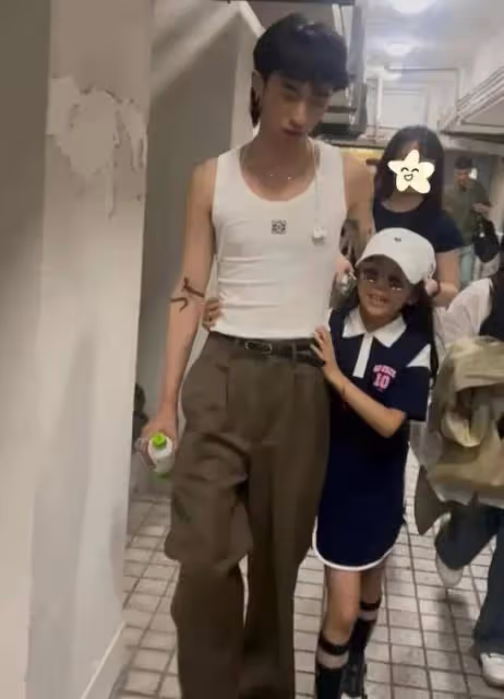 伊能靜22歲兒子首談父母離婚:分開是好事,爸爸庾澄慶教會我做人