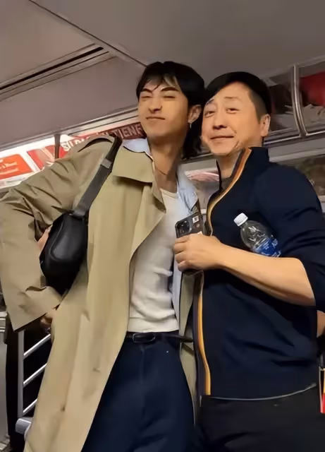 伊能靜22歲兒子首談父母離婚:分開是好事,爸爸庾澄慶教會我做人