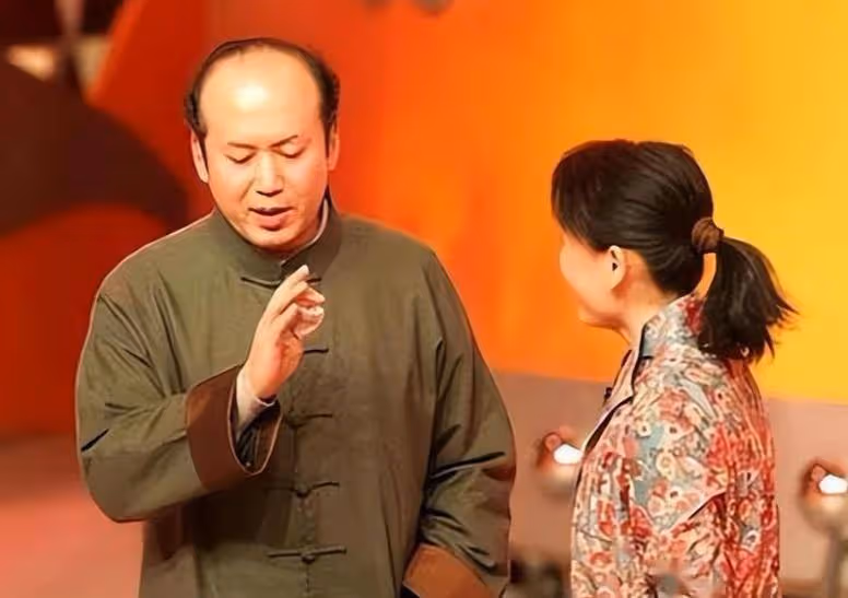 她竟然就是郭達的老婆!難怪郭達能上20次春晚,其實都和她有關