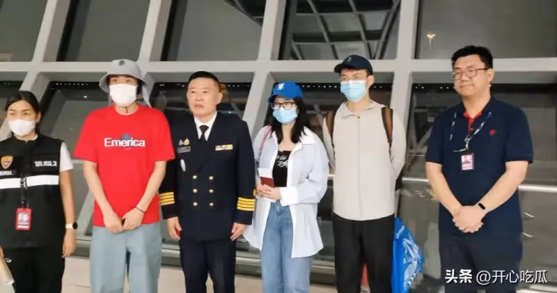 好消息!王星和女友嘉嘉現身泰國機場,被護送到上海,平安歸國!