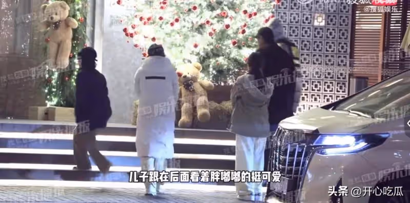 萬人迷陳好一家五口吃火鍋,兩個女兒非常漂亮,兒子胖乎乎很可愛