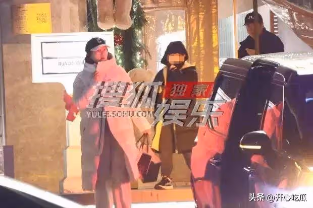 萬人迷陳好一家五口吃火鍋,兩個女兒非常漂亮,兒子胖乎乎很可愛