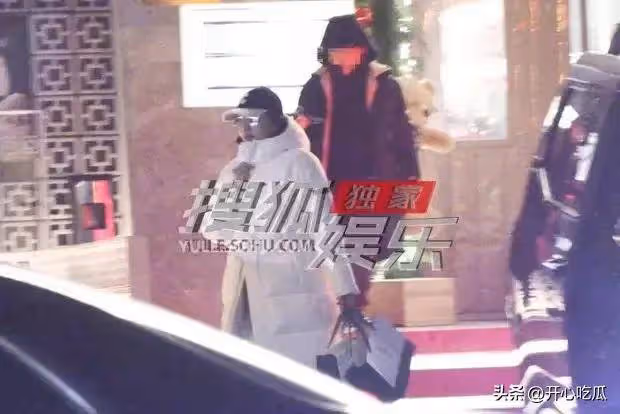 萬人迷陳好一家五口吃火鍋,兩個女兒非常漂亮,兒子胖乎乎很可愛
