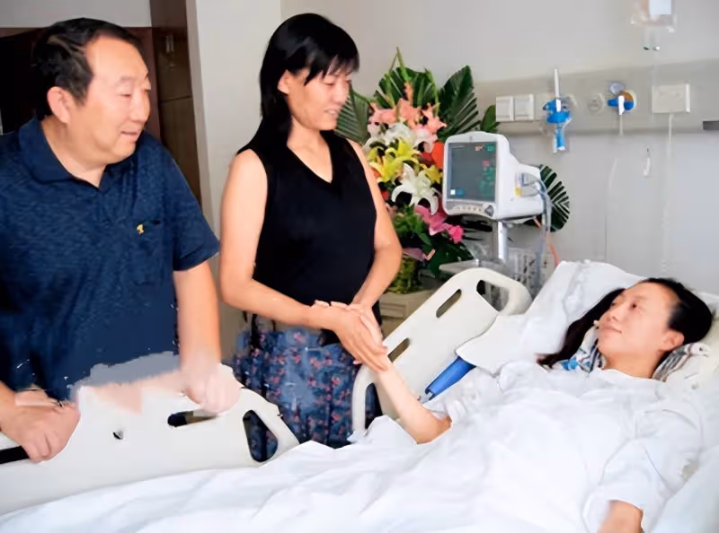 張藝謀:我最愧疚的不是鞏俐,更不是陳婷,而是為我終身癱瘓的她
