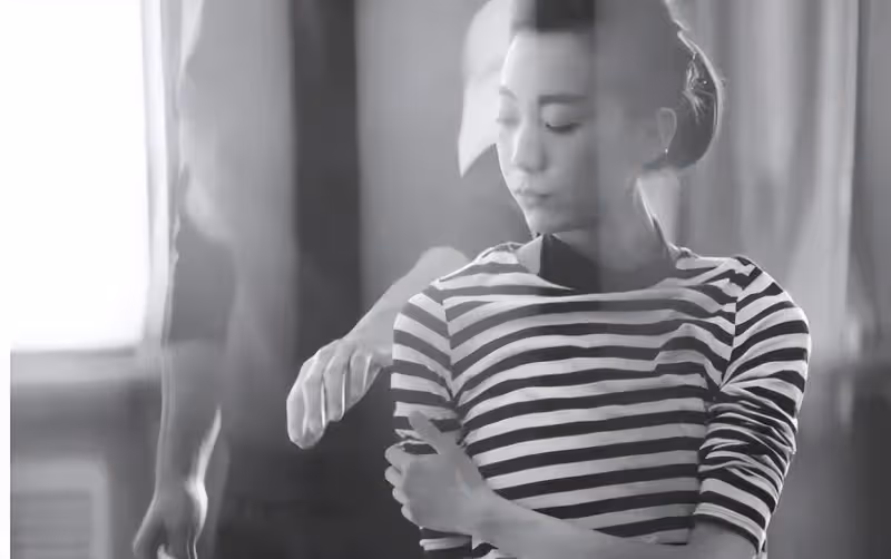 張藝謀:我最愧疚的不是鞏俐,更不是陳婷,而是為我終身癱瘓的她