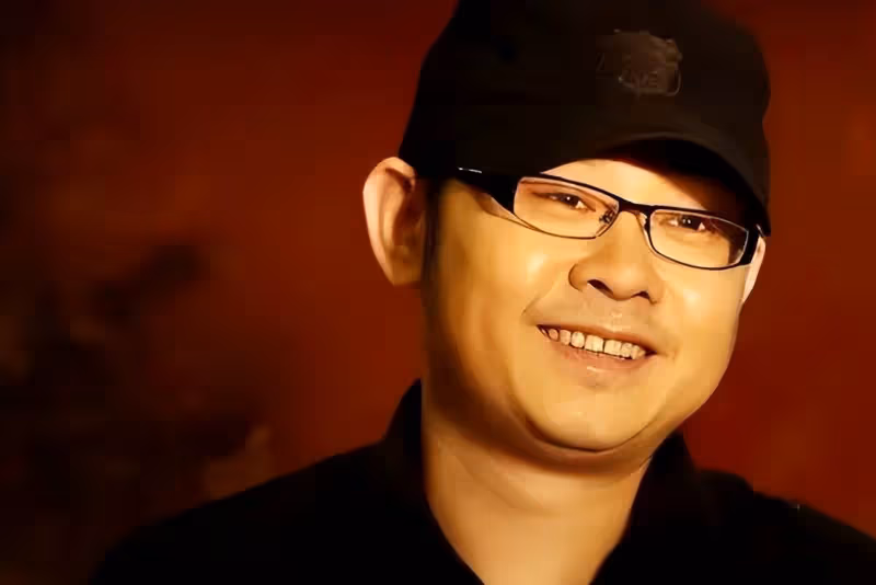 原來她就是陪伴刀郎30年的妻子，難怪刀郎會以這種方式，再登神壇