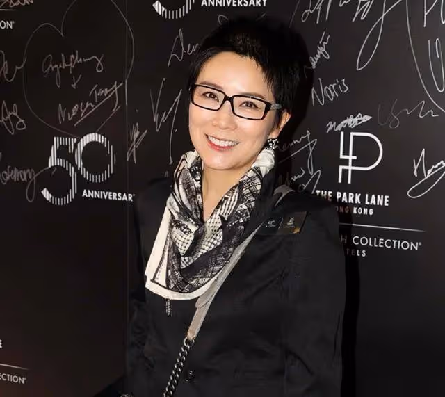 香港女星乳腺癌復發,腫瘤越來越大,想發勵志歌不讓人生留遺憾