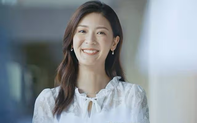 香港知名女星承認小產,身體已恢復健康,和老公有計劃再生第三胎