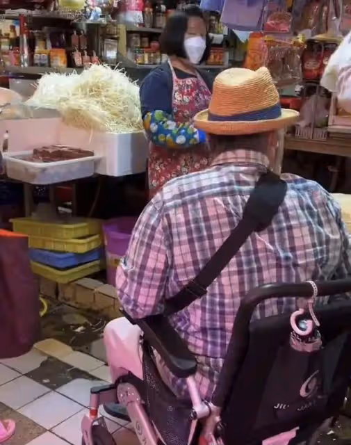 洪金寶大壽與孫子合照!兩個小傢伙顏值飆升,被喊話原地出道