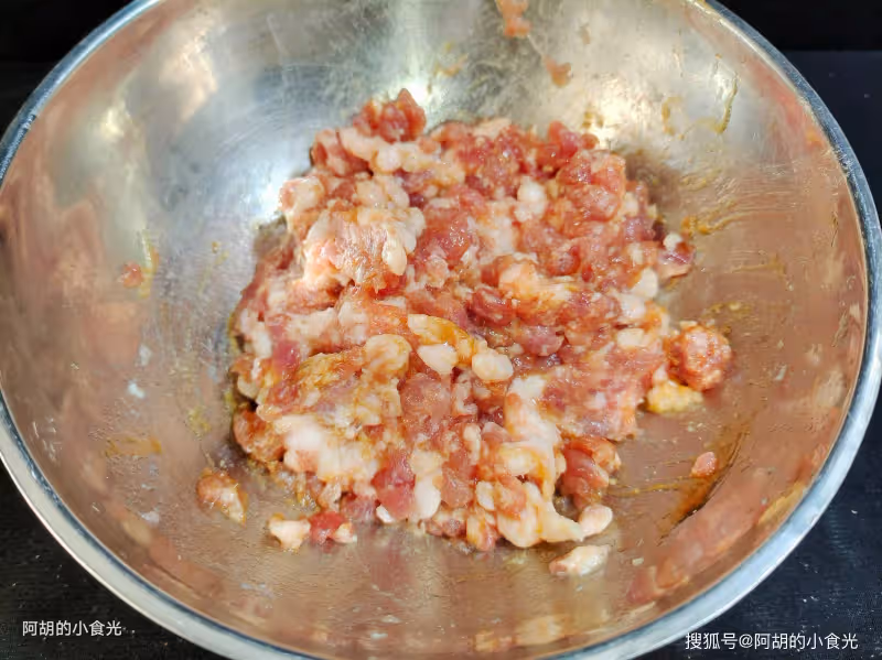 冬天太喜歡做這道菜,好做又下飯!一口有菜也有肉、滿口好味道,一個菜助你掃光一鍋飯