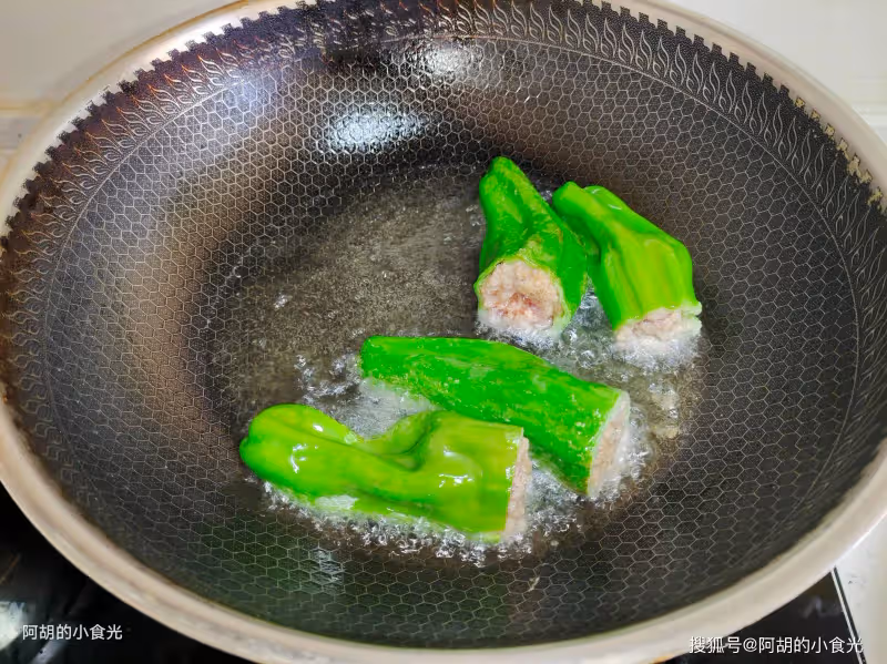 冬天太喜歡做這道菜,好做又下飯!一口有菜也有肉、滿口好味道,一個菜助你掃光一鍋飯