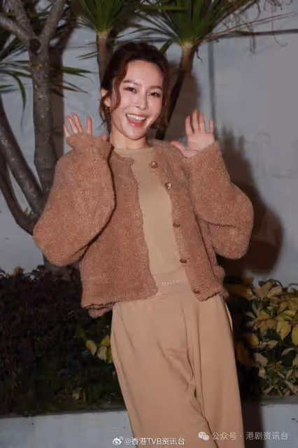 TVB盆菜宴星光熠熠!大熱視後大合照罕有企C位