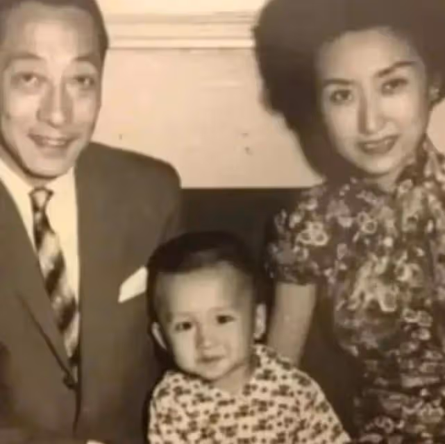 伊能靜兒子去庾澄慶家做客,92歲奶奶首出鏡牙齒掉光,和兒媳同住