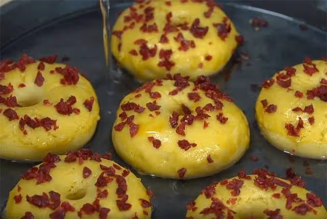 玉米面也能做甜甜圈,香甜酥脆,不加水不用烤不油炸,比麵包好吃