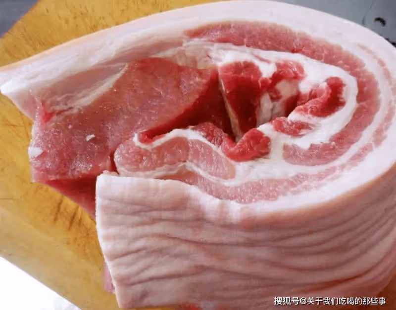 年夜飯「做扣肉」,牢記4點竅門,片片起虎皮,酥爛不膩香氣濃郁