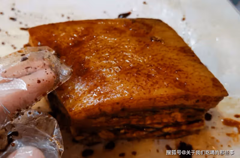 年夜飯「做扣肉」,牢記4點竅門,片片起虎皮,酥爛不膩香氣濃郁