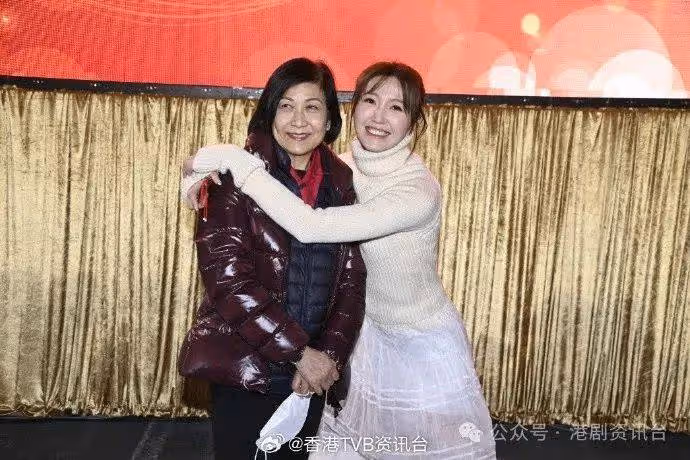 吳若希自嘲頒獎禮陪跑!龔嘉欣不介意與張馳豪姊弟戀