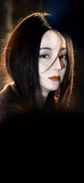 新疆美女迪麗熱巴穿鎏金露背長裙!魔鬼身材性感火辣