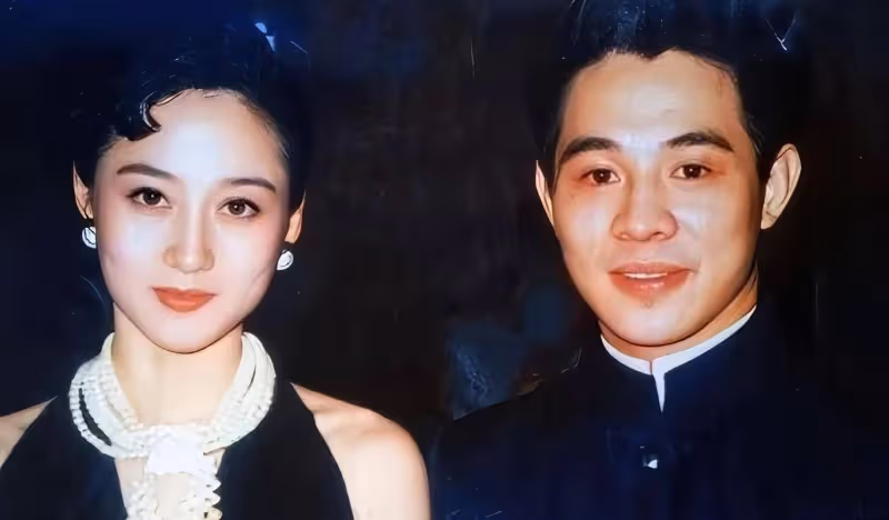黃秋燕女兒又傳喜訊,李連杰被牽扯其中,這一次利智輸得徹底