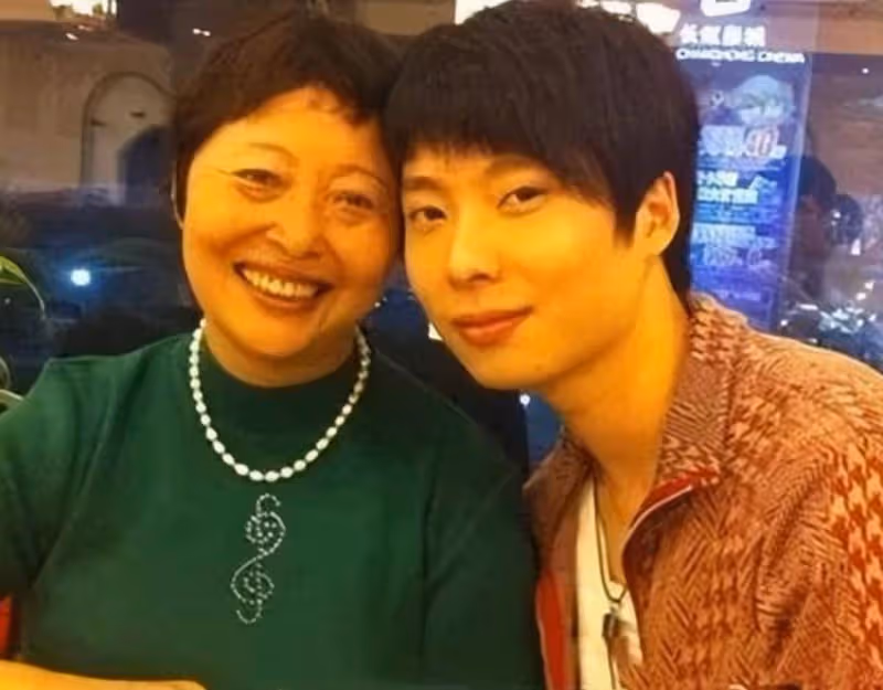 李成儒兒子李大海:滄桑的母親,無情的父親,如今37歲不敢結婚