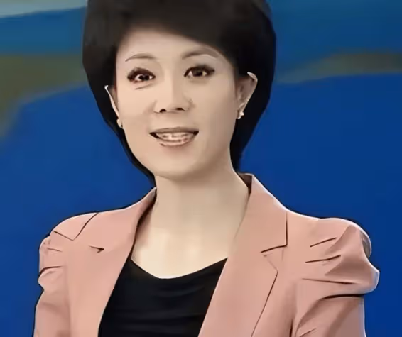 央視主持李文靜,和丈夫堅持丁克,如今50歲無兒無女,她後悔了?