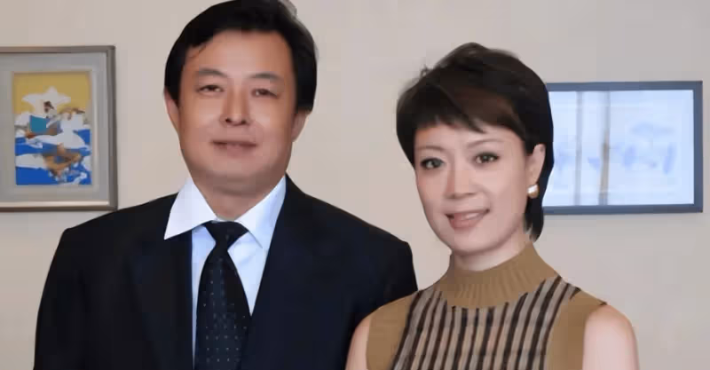 央視主持李文靜,和丈夫堅持丁克,如今50歲無兒無女,她後悔了?