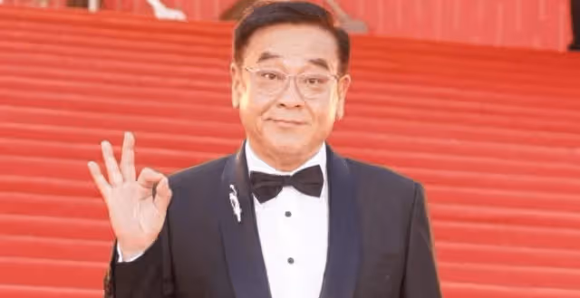 丁克宣言成笑話?爾冬升騙妻子丁克卻跟情人生娃8年,如今寵女成狂的真相!