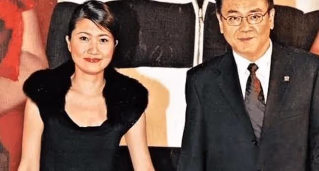 丁克宣言成笑話?爾冬升騙妻子丁克卻跟情人生娃8年,如今寵女成狂的真相!
