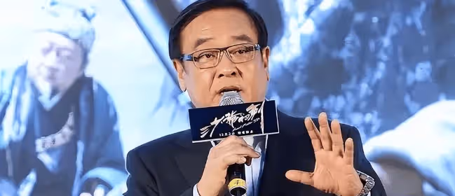 丁克宣言成笑話？爾冬升騙妻子丁克卻跟情人生娃8年，如今寵女成狂的真相！