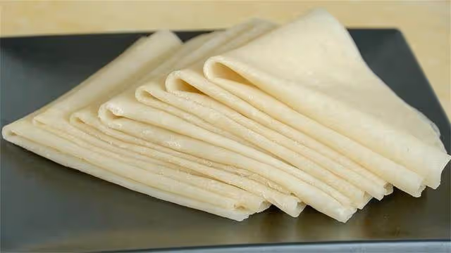 北方特色麵食「水烙饃」,一次這樣做10張,比紙還薄,拿肉都不換