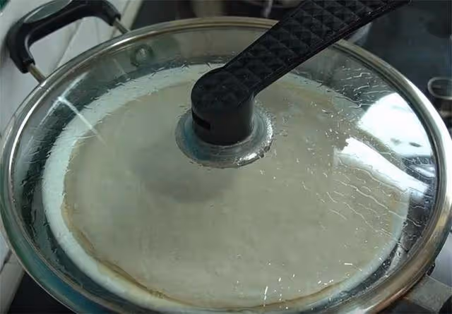 北方特色麵食「水烙饃」,一次這樣做10張,比紙還薄,拿肉都不換