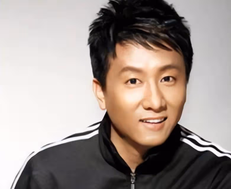演員房子斌:用20元戒指娶校花,為支持她復出,放棄演戲在家帶娃