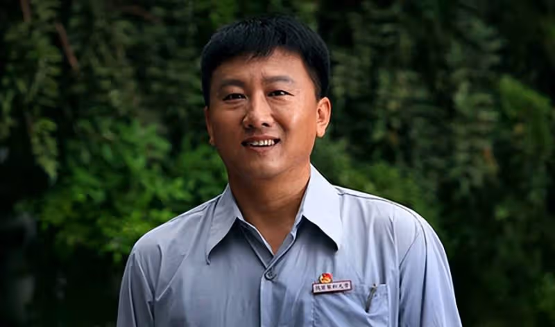 演員房子斌:用20元戒指娶校花,為支持她復出,放棄演戲在家帶娃