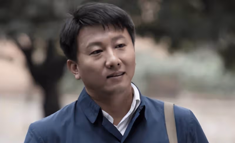 演員房子斌:用20元戒指娶校花,為支持她復出,放棄演戲在家帶娃