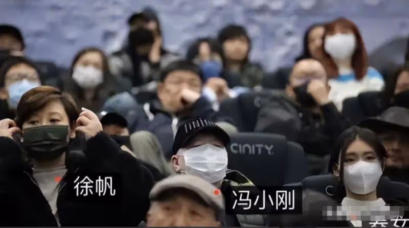 曝知名導演大瓜!徐帆收養多年的女兒朵朵,竟是馮小剛的私生女?