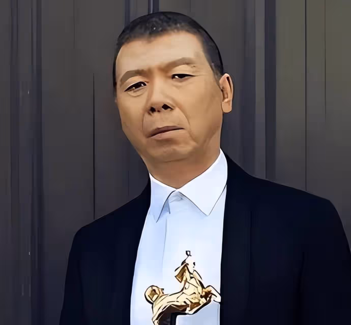曝知名導演大瓜!徐帆收養多年的女兒朵朵,竟是馮小剛的私生女?
