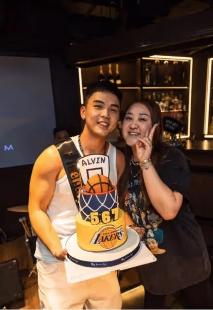 富婆妻子被罵丑!TVB億萬駙馬護妻反擊網民,曾深陷出軌傳聞