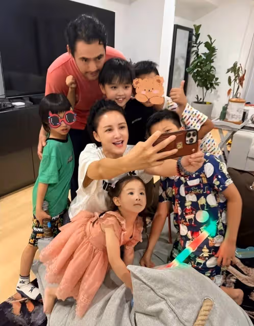張歆藝袁弘大方曬兒子!6歲「四坨」身高超爸爸腰部,五官隨媽媽
