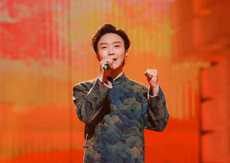 有一種「逆襲」叫李玉剛,曾露宿街頭的他,如今翻身已成人生贏家