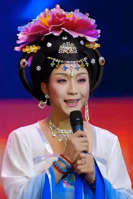 有一種「逆襲」叫李玉剛,曾露宿街頭的他,如今翻身已成人生贏家