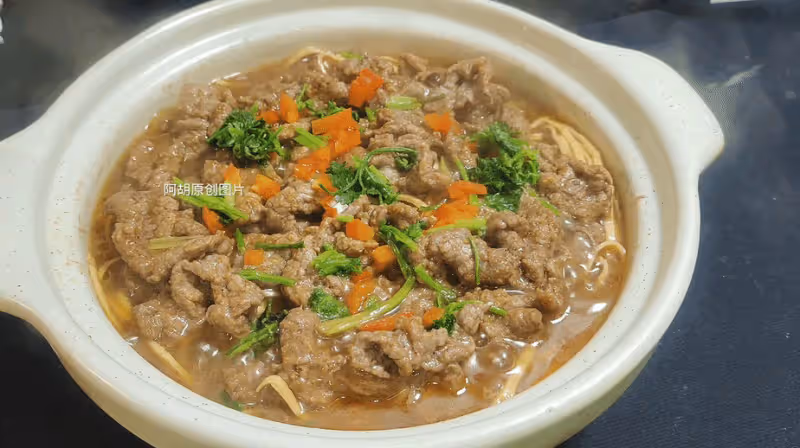 適合冬天吃的一鍋出,熱乎乎的吃個精光!香味濃郁、一口鮮嫩營養足,上桌就是個搶手菜