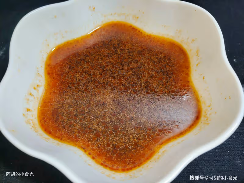適合冬天吃的一鍋出,熱乎乎的吃個精光!香味濃郁、一口鮮嫩營養足,上桌就是個搶手菜