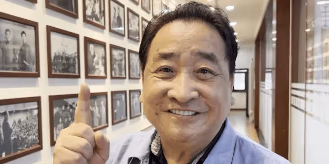 90年春晚發生了什麼,趙本山第一次登場,就被全體人轟下台?