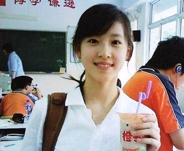 從校花到京東夫人,婆婆的一句話暴露緣由,章澤天靠的從不是美貌