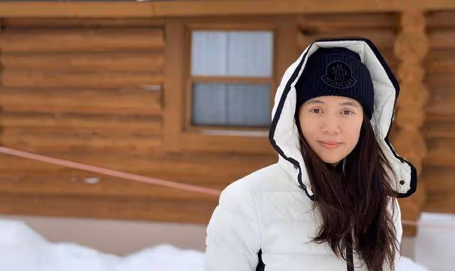 驚喜！香港知名女星袁詠儀重回TVB拍劇，老公張智霖也宣布回巢