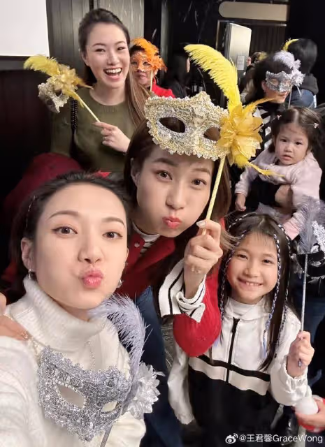 王祖藍舉辦慶生派對！妻子圈中姐妹團齊現身，鍾嘉欣帶女兒湊熱鬧